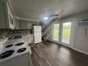 909 Bowers Bridge Rd in Manchester, PA - Building Photo - Building Photo
