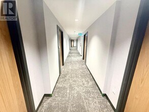 2495 Eglinton Ave W in Mississauga, ON - Building Photo - Building Photo