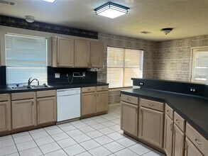 6903 Kettlemar Dr in Houston, TX - Building Photo - Building Photo