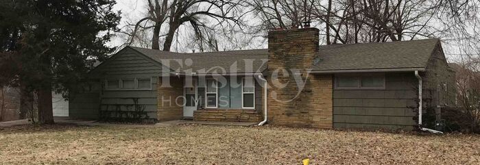 7444 Blue Ridge Blvd in Raytown, MO - Building Photo