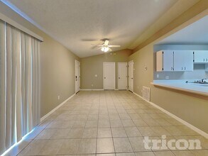 4317 Longshore Dr in Land O Lakes, FL - Building Photo - Building Photo