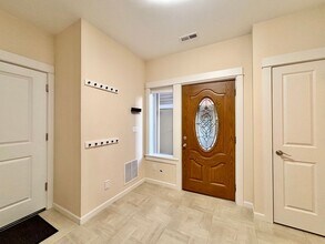 12722 35th Ave NE in Seattle, WA - Building Photo - Building Photo