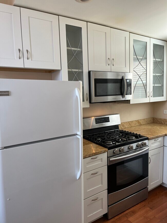 1142 Saint Gregory St, Unit #3 in Cincinnati, OH - Building Photo - Building Photo