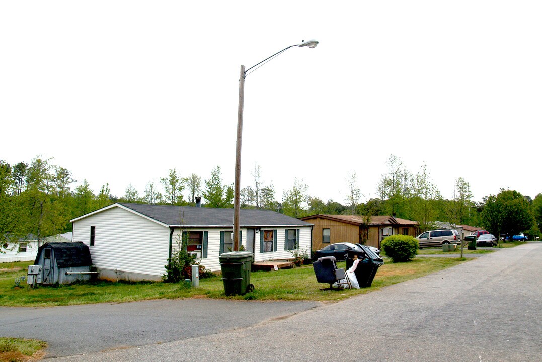 Harrington Woods Mobile Home Park in Acworth, GA - Foto de edificio