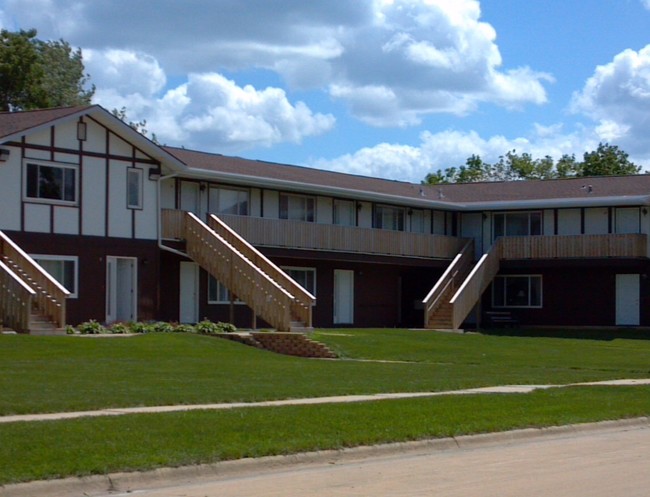 700 Wisconsin St in Charles City, IA - Building Photo - Building Photo