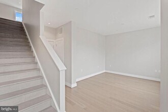 203 Montgomery St in Alexandria, VA - Building Photo - Building Photo