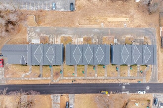 Ames Row Houses in Omaha, NE - Foto de edificio - Building Photo
