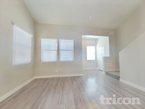 2630 E Danbury Rd in Phoenix, AZ - Foto de edificio - Building Photo