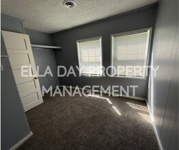 2412 S Roosevelt St in Wichita, KS - Building Photo - Building Photo