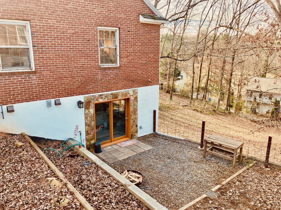 60 Ivanhoe Ave, Unit #1 in Asheville, NC - Building Photo