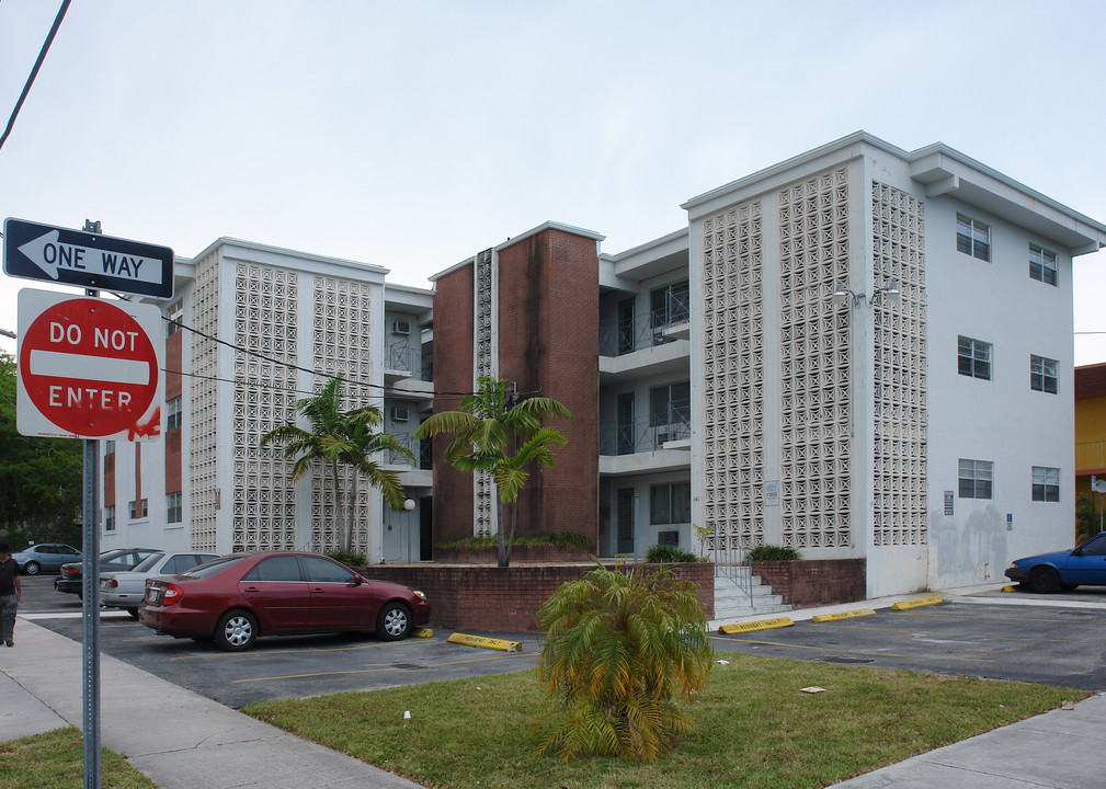 Jj Apartments in Miami, FL - Building Photo