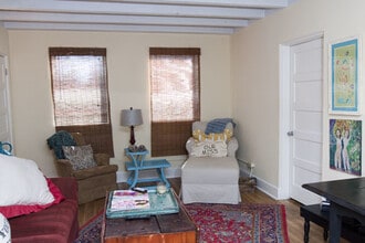 1013 University Ave in Oxford, MS - Foto de edificio - Building Photo