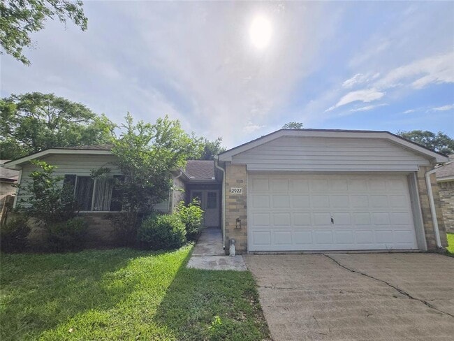 property at 2922 Whetrock Ln