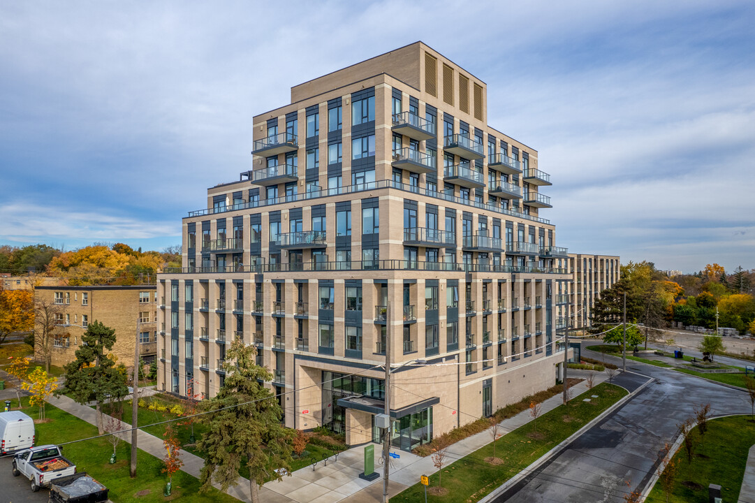 Aberdeen On the Kingsway in Toronto, ON - Building Photo