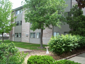 Willow Heights in Decatur, IL - Foto de edificio - Building Photo