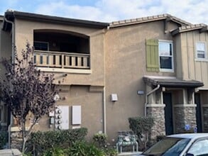 3759 Dunkirk Dr in Oxnard, CA - Building Photo - Building Photo