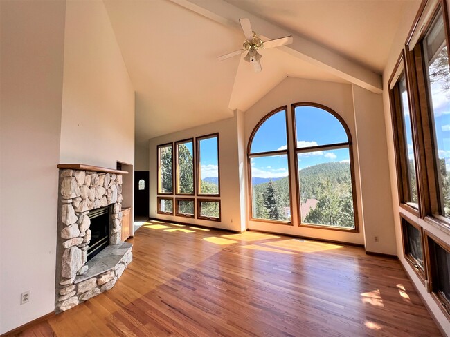 33151 Alpine Ln in Evergreen, CO - Building Photo - Building Photo