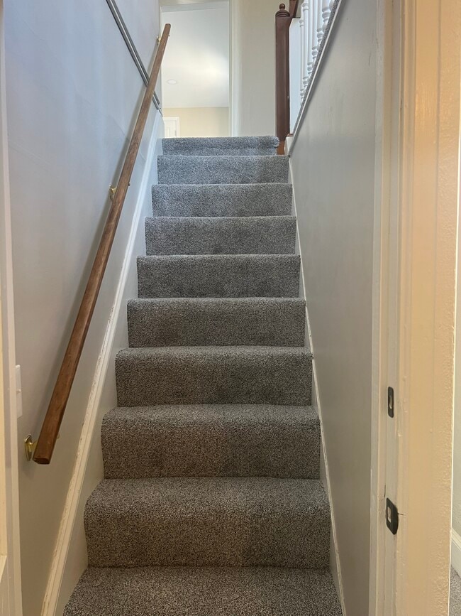 31 N Main St, Unit Apt4