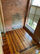 Victoria Riverside Lofts in New Bedford, MA - Foto de edificio - Building Photo