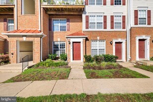 2494 Quick St in Herndon, VA - Building Photo