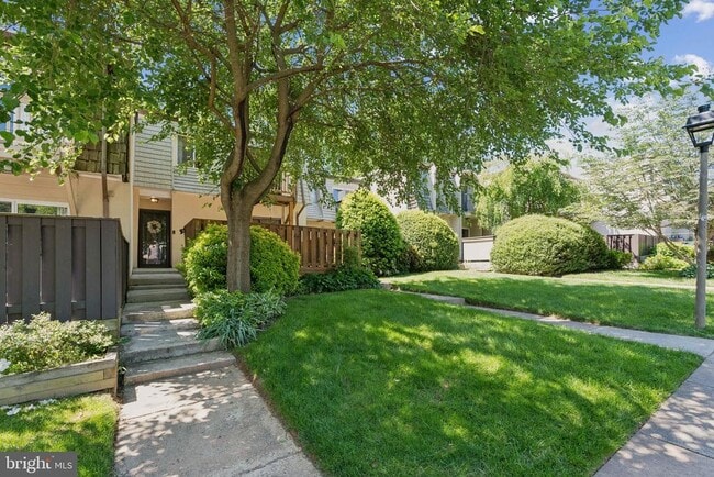 property at 1662 Valencia Way