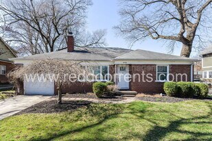 4930 N Illinois St in Indianapolis, IN - Building Photo