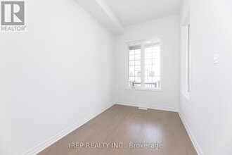 3360 MARCHINGTON Sq in Pickering, ON - Building Photo - Building Photo