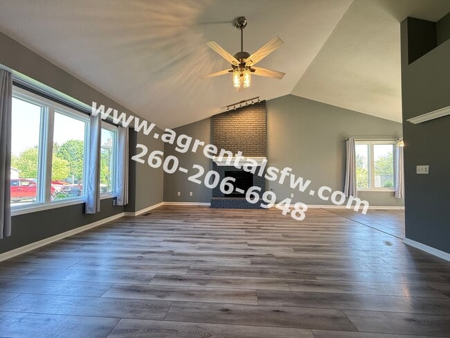 7909 Grayfield Ct in Fort Wayne, IN - Building Photo - Building Photo