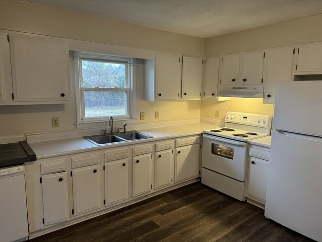 217 Pine Dale Rd in Havelock, NC - Building Photo - Building Photo