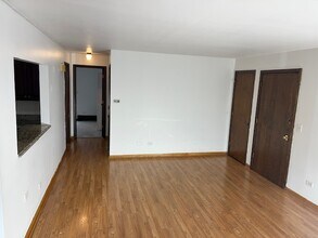 798 Pleasant Dr, Unit 1 in South Elgin, IL - Building Photo - Building Photo