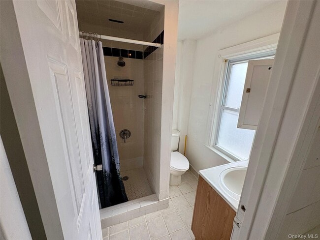 28 Carroll St in Yonkers, NY - Building Photo - Building Photo