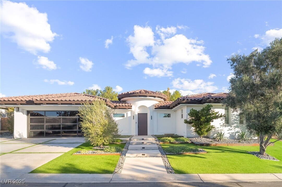 72 Panorama Crest Ave in Las Vegas, NV - Building Photo