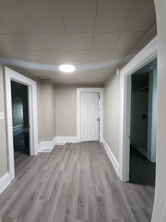 702 S Commercial St in Neenah, WI - Building Photo - Building Photo