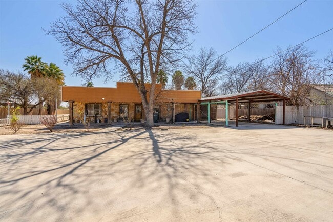 908 W 2nd St in Del Rio, TX - Building Photo - Building Photo