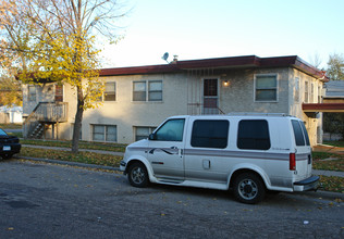 594 Stryker Ave in St. Paul, MN - Foto de edificio - Building Photo