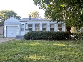 814 W Vine St in Champaign, IL - Building Photo