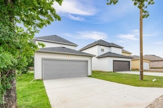 1226 Elm Ct in Runaway Bay, TX - Building Photo - Building Photo