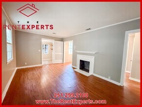 5005 N Hillwood Cir in Mobile, AL - Foto de edificio - Building Photo