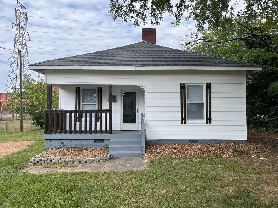 11 Walnut St in China Grove, NC - Building Photo