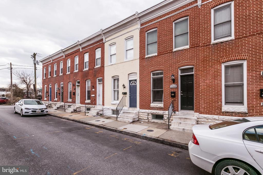 1744 Clarkson St in Baltimore, MD - Building Photo