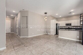 1367 S Country Club Dr in Mesa, AZ - Building Photo - Building Photo