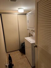 7214 S Devon Dr in Tamarac, FL - Building Photo - Building Photo