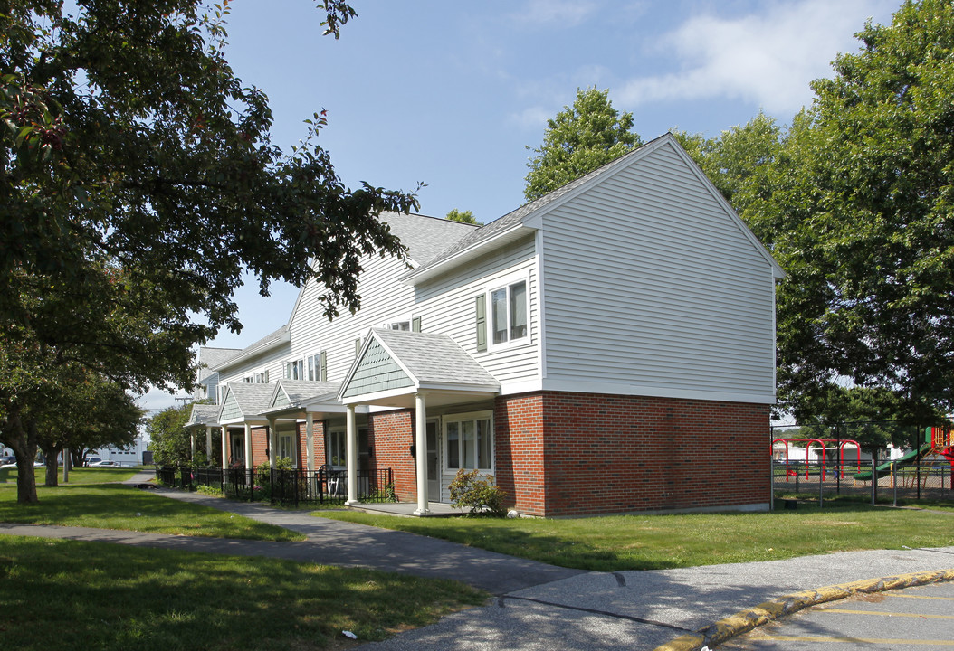 Bayside Terrace in Portland, ME - Foto de edificio