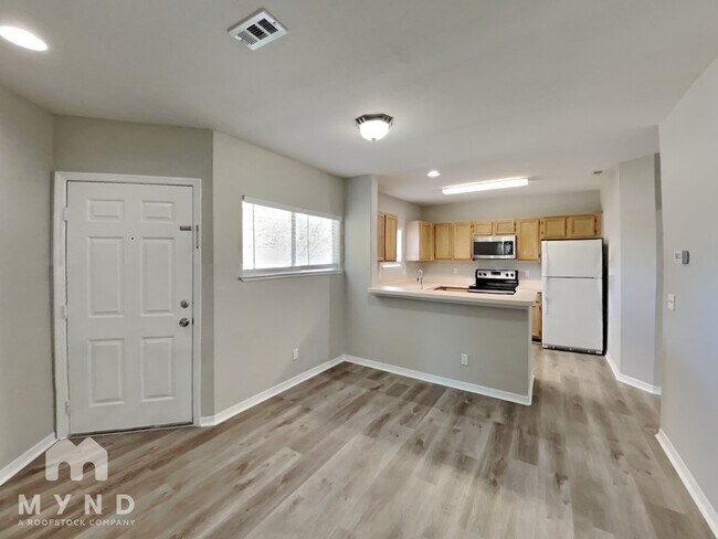 1800 The Greens Way in Jacksonville Beach, FL - Building Photo - Building Photo