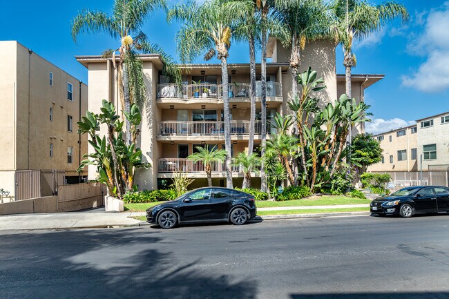 4646 Willis Ave in Sherman Oaks, CA - Building Photo - Building Photo