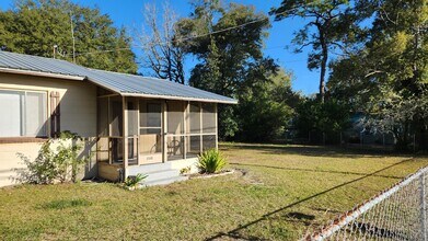 2510 Carr St in Palatka, FL - Building Photo - Building Photo