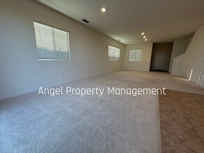 12716 Scholarly Wy in Rancho Cordova, CA - Building Photo - Building Photo