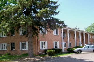 Pendleton Apartments in Bloomington, MN - Building Photo - Building Photo