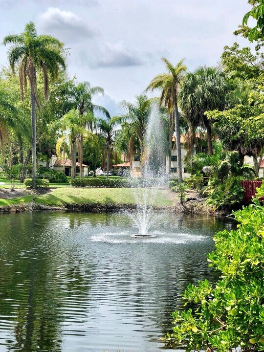 9897 Nob Hill Ln in Sunrise, FL - Building Photo