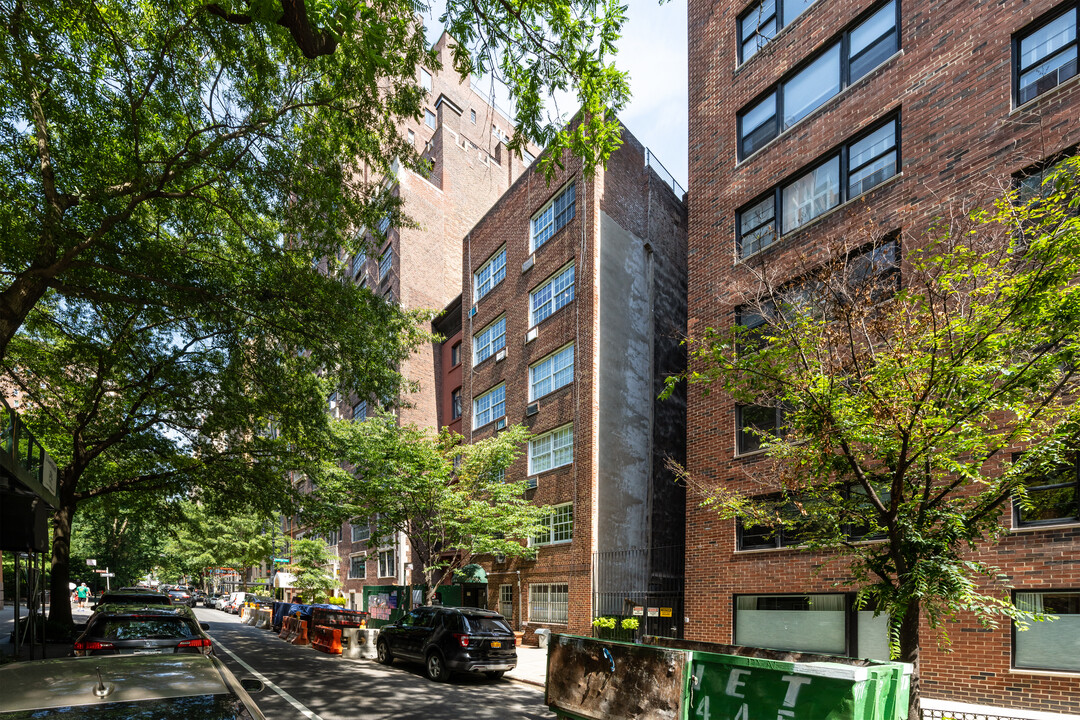 39A Gramercy Park N in New York, NY - Building Photo